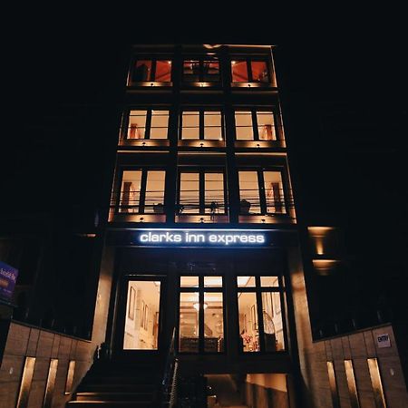 Clarks Inn Express, Dehradun Eksteriør billede