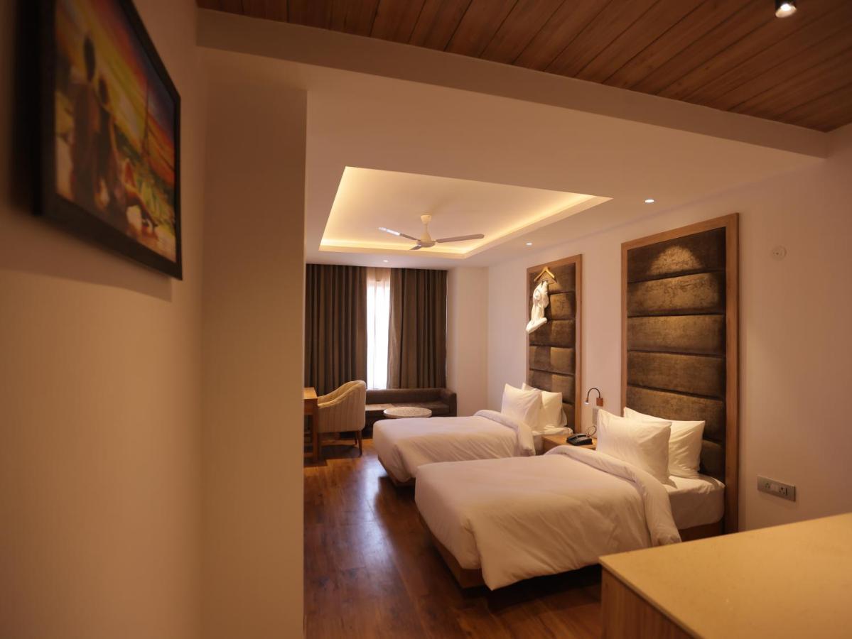 Clarks Inn Express, Dehradun Eksteriør billede