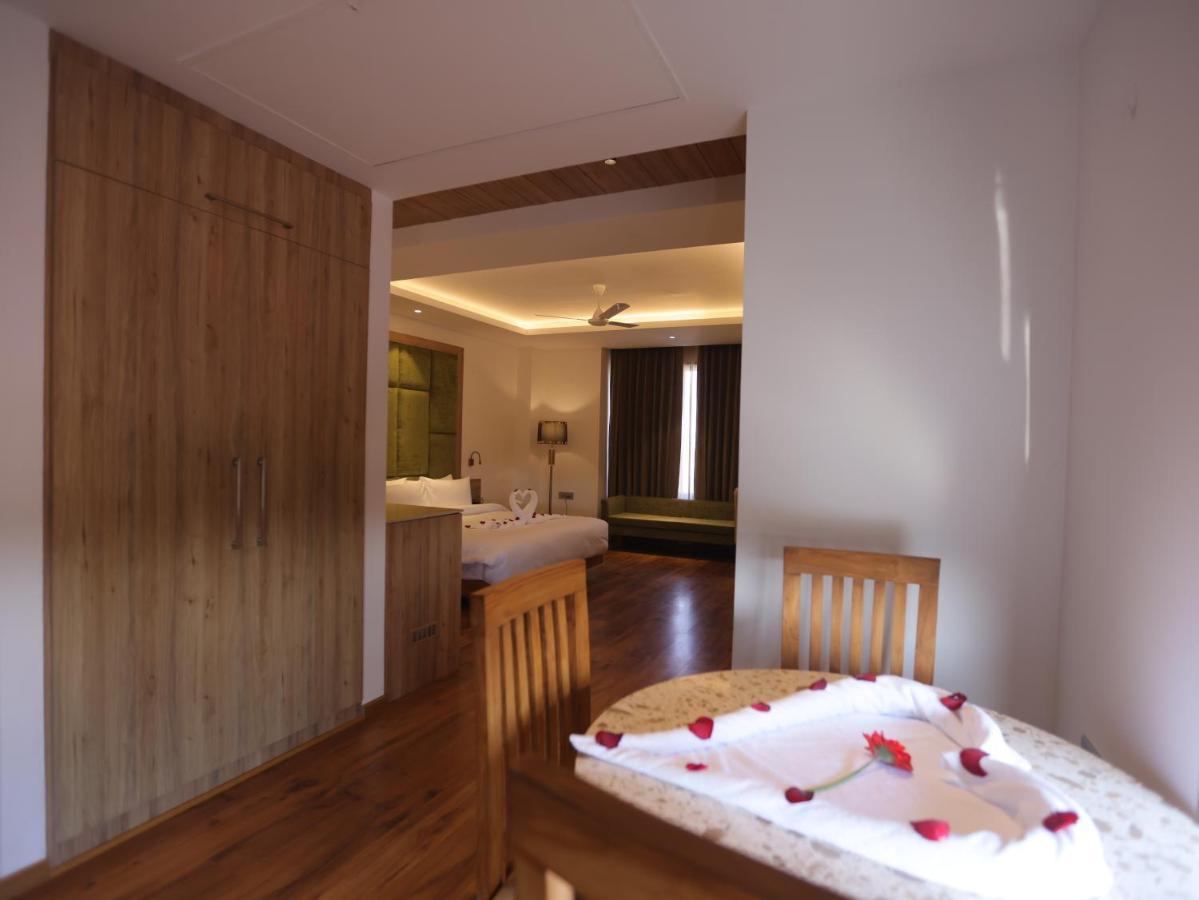 Clarks Inn Express, Dehradun Eksteriør billede